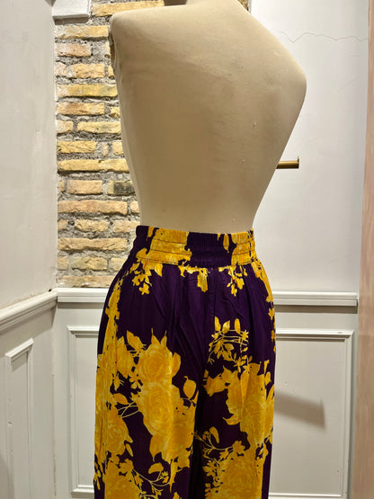 Pantalone palazzo viola e giallo