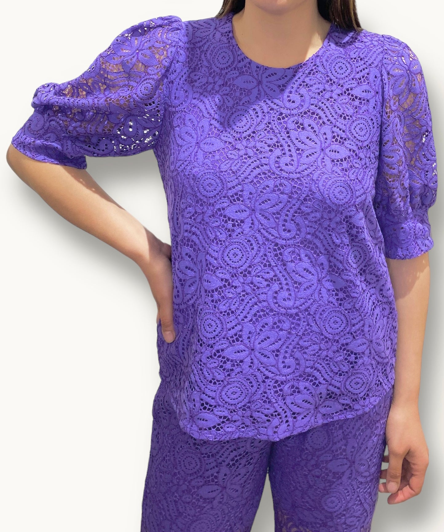 Blusa in pizzo macramè viola